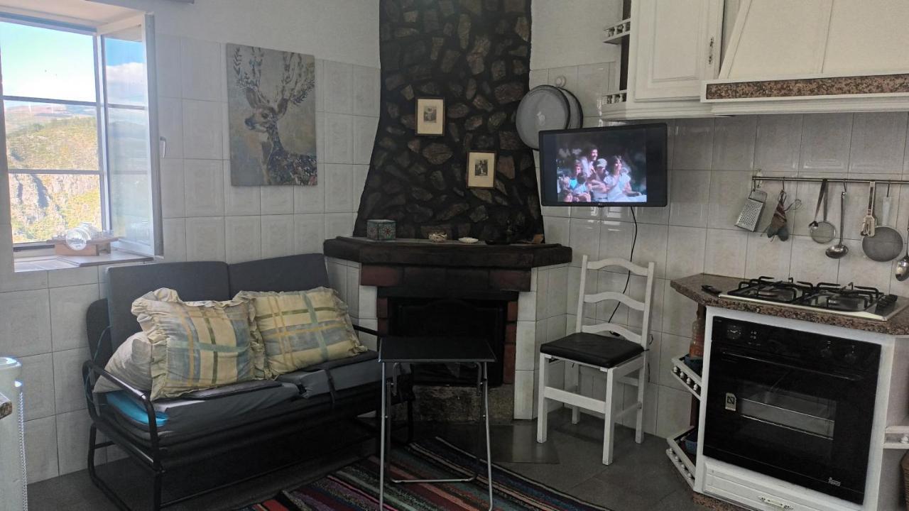 Geres Do Alibaba Villa Ruivaes Luaran gambar