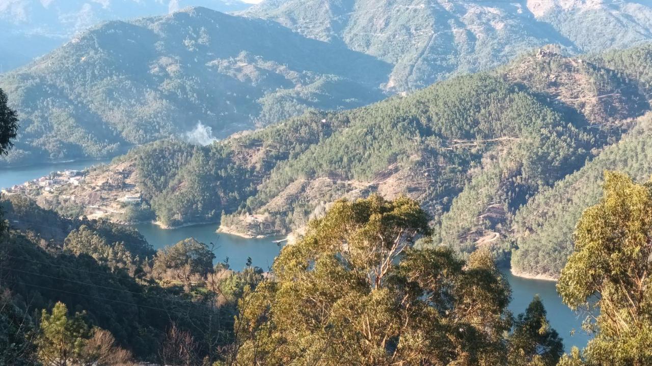 Geres Do Alibaba Villa Ruivaes Luaran gambar
